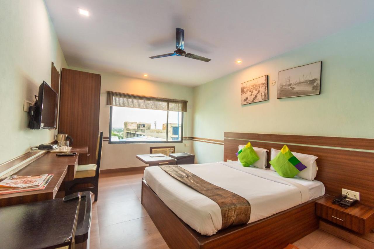 Opiam B&B A Business Hotel Kolkata Bagian luar foto